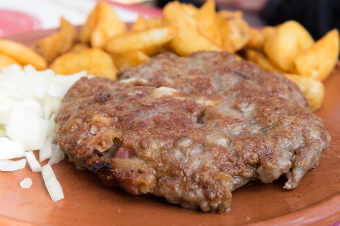 Pljeskavica Balkan Hacksteak